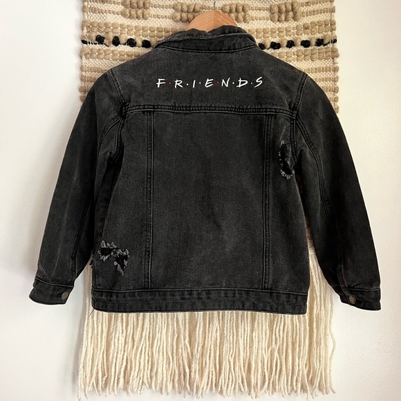 Cotton ON| Kids FRIENDS Denim Jacket - Picture 4 of 5